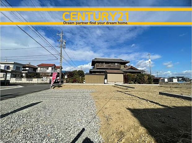 ■■駐車場■■ファミリーカーの需要が多い中、駐車場も確保いたしました。マンションとは違う敷地内駐車。ご主人様のお車のお手入れにも気合が入りますね。