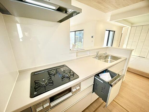 ■■キッチン■■家族や友人と味わう料理。会話を楽しみながら作りたいものですね。