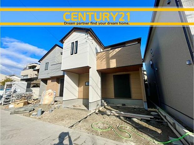 ■■駐車場■■ファミリーカーの需要が多い中、駐車場も確保いたしました。マンションとは違う敷地内駐車。ご主人様のお車のお手入れにも気合が入りますね。