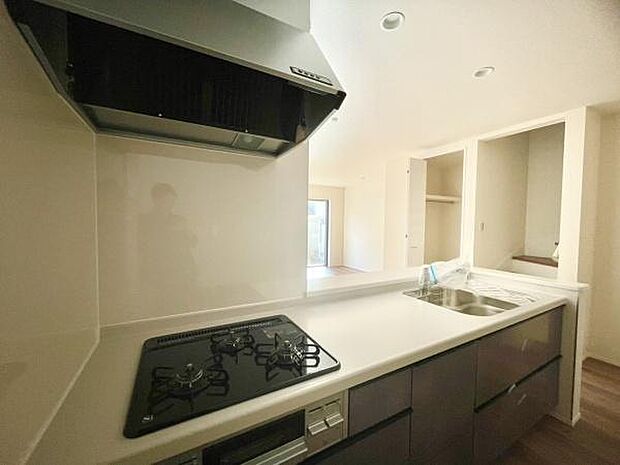 ■■キッチン■■家族や友人と味わう料理。会話を楽しみながら作りたいものですね。