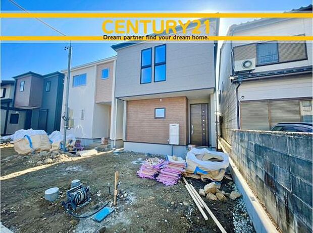 ■■駐車場■■ファミリーカーの需要が多い中、駐車場も確保いたしました。マンションとは違う敷地内駐車。ご主人様のお車のお手入れにも気合が入りますね。