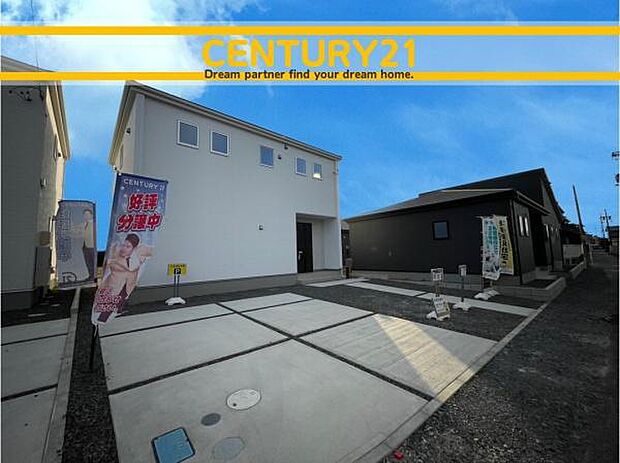 ■■駐車場■■ファミリーカーの需要が多い中、駐車場も確保いたしました。マンションとは違う敷地内駐車。ご主人様のお車のお手入れにも気合が入りますね。