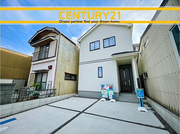 ■■駐車場■■ファミリーカーの需要が多い中、駐車場も確保いたしました。マンションとは違う敷地内駐車。ご主人様のお車のお手入れにも気合が入りますね。