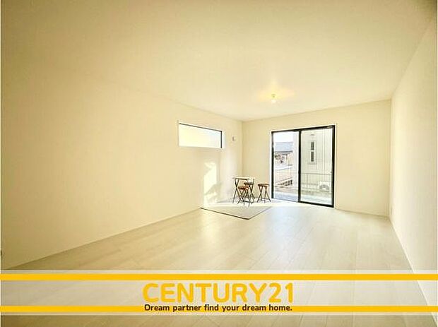 ■■家族団らんの空間■■朝は爽やかな日差しを浴びながら、家族みんなでおいしい朝食。昼下がりには読書やお昼寝でもしながらのんびりと過ごすひと時…。