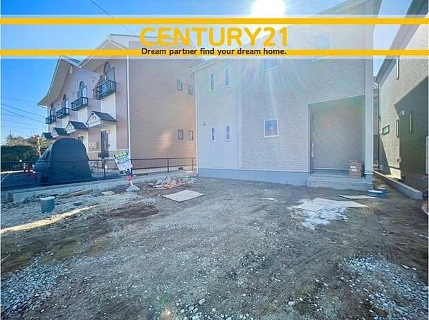 ■■駐車場■■ファミリーカーの需要が多い中、駐車場も確保いたしました。マンションとは違う敷地内駐車。ご主人様のお車のお手入れにも気合が入りますね。