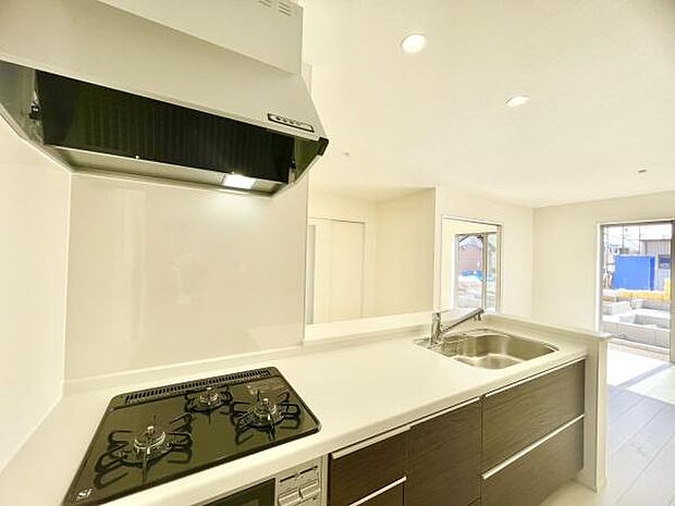 ■■キッチン■■家族や友人と味わう料理。会話を楽しみながら作りたいものですね。