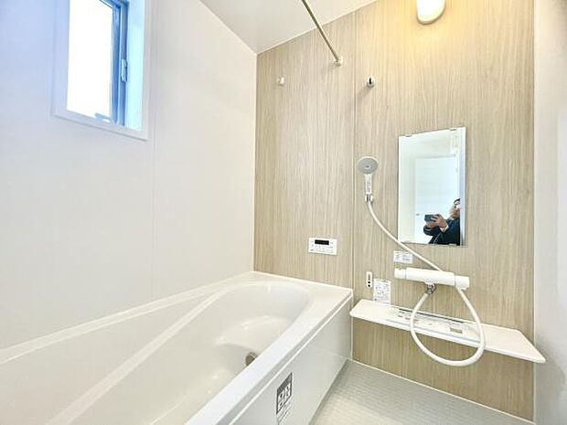 ■■一日の疲れを癒す■■癒しの空間バスルームです。天気に左右されずに洗濯物を乾かせる、浴室乾燥機&オートバス機能付きです。