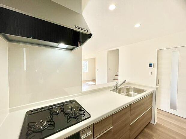 ■■キッチン■■家族や友人と味わう料理。会話を楽しみながら作りたいものですね。