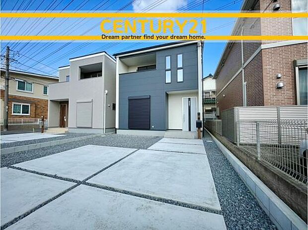 ■■駐車場■■ファミリーカーの需要が多い中、駐車場も確保いたしました。マンションとは違う敷地内駐車。ご主人様のお車のお手入れにも気合が入りますね。