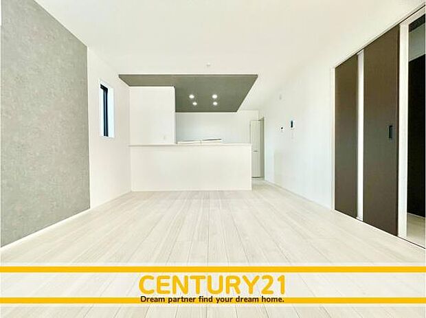 ■■憩いのリビング■■くつろぎを愉しむリビングルームは憩いの場となります。リビングとダイニングの空間機能を活かし、巧みに使い分ける発想が、ライフスタイルに新しいゆとりをもたらします。