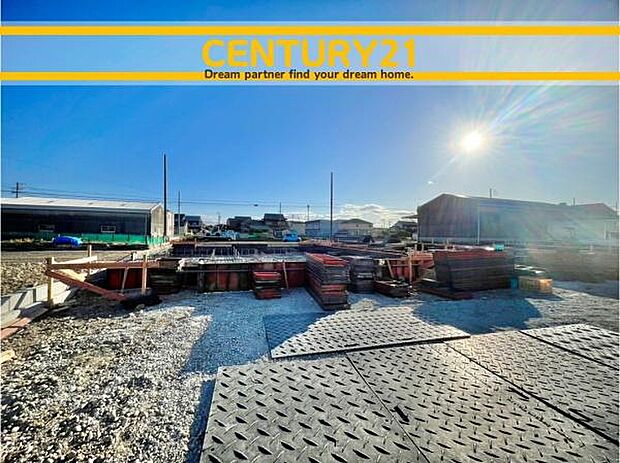 ■■駐車場■■ファミリーカーの需要が多い中、駐車場も確保いたしました。マンションとは違う敷地内駐車。ご主人様のお車のお手入れにも気合が入りますね。