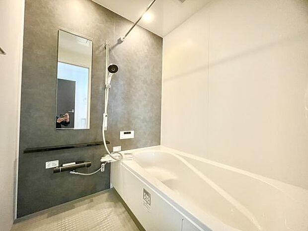 ■■一日の疲れを癒す■■癒しの空間バスルームです。天気に左右されずに洗濯物を乾かせる、浴室乾燥機&オートバス機能付きです。