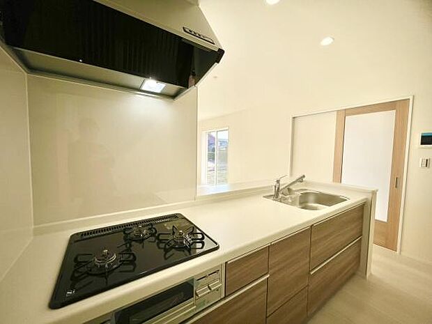 ■■キッチン■■家族や友人と味わう料理。会話を楽しみながら作りたいものですね。