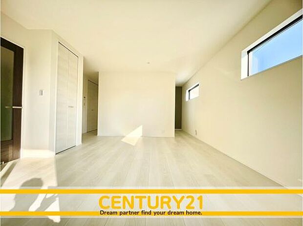 ■■憩いのリビング■■くつろぎを愉しむリビングルームは憩いの場となります。リビングとダイニングの空間機能を活かし、巧みに使い分ける発想が、ライフスタイルに新しいゆとりをもたらします。