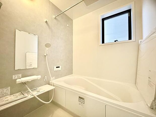 ■■一日の疲れを癒す■■癒しの空間バスルームです。天気に左右されずに洗濯物を乾かせる、浴室乾燥機&オートバス機能付きです。