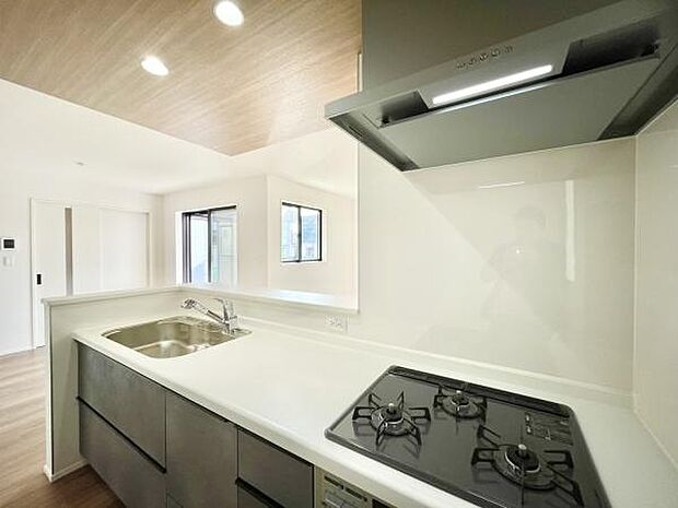 ■■キッチン■■家族や友人と味わう料理。会話を楽しみながら作りたいものですね。