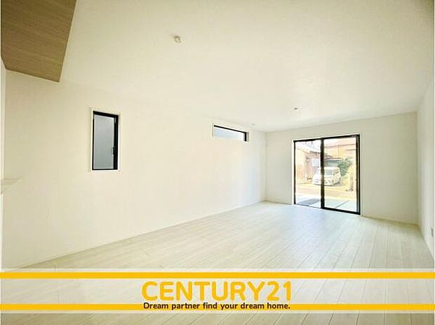 ■■家族団らんの空間■■朝は爽やかな日差しを浴びながら、家族みんなでおいしい朝食。昼下がりには読書やお昼寝でもしながらのんびりと過ごすひと時…。