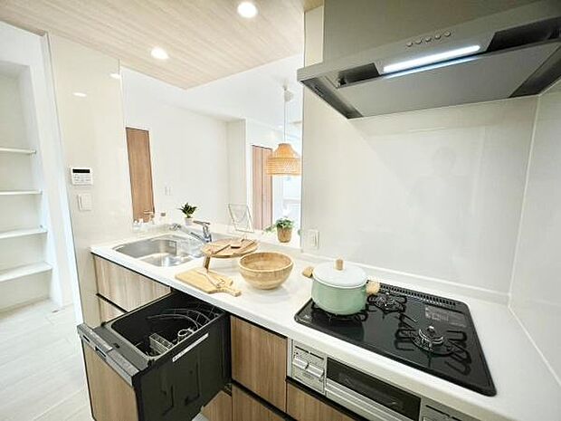 ■■キッチン■■家族や友人と味わう料理。会話を楽しみながら作りたいものですね。