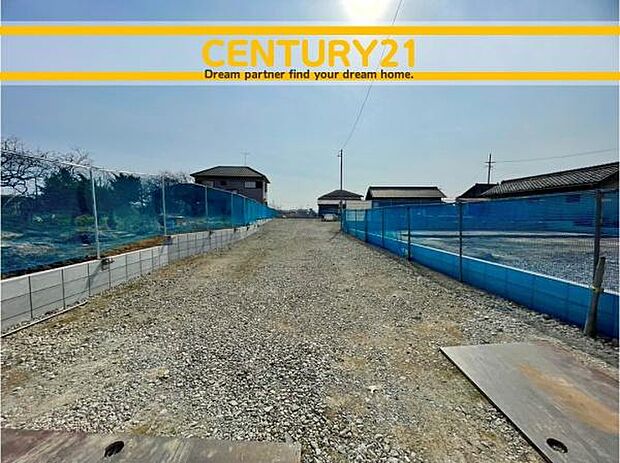 ■■駐車場■■ファミリーカーの需要が多い中、駐車場も確保いたしました。マンションとは違う敷地内駐車。ご主人様のお車のお手入れにも気合が入りますね。