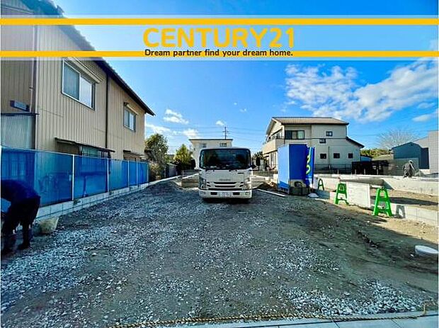 ■■駐車場■■ファミリーカーの需要が多い中、駐車場も確保いたしました。マンションとは違う敷地内駐車。ご主人様のお車のお手入れにも気合が入りますね。