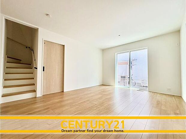 ■■家族団らんの空間■■朝は爽やかな日差しを浴びながら、家族みんなでおいしい朝食。昼下がりには読書やお昼寝でもしながらのんびりと過ごすひと時…。