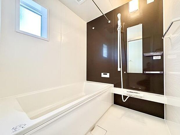 ■■一日の疲れを癒す■■癒しの空間バスルームです。天気に左右されずに洗濯物を乾かせる、浴室乾燥機＆オートバス機能付きです。