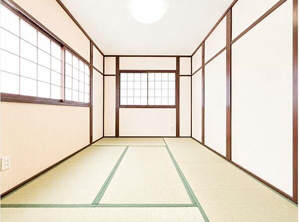 やっぱり畳の香りは落ち着きますね、和室は一部屋あるといいですね。