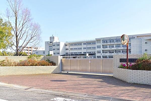 小田原市立富士見小学校まで371m