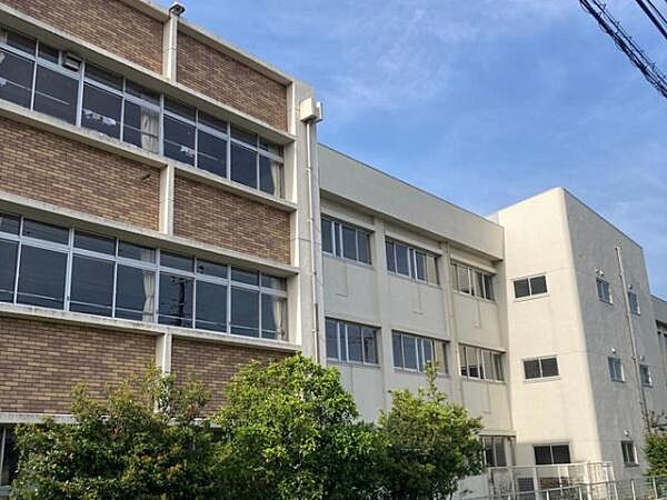 大井町立湘光中学校まで1181m