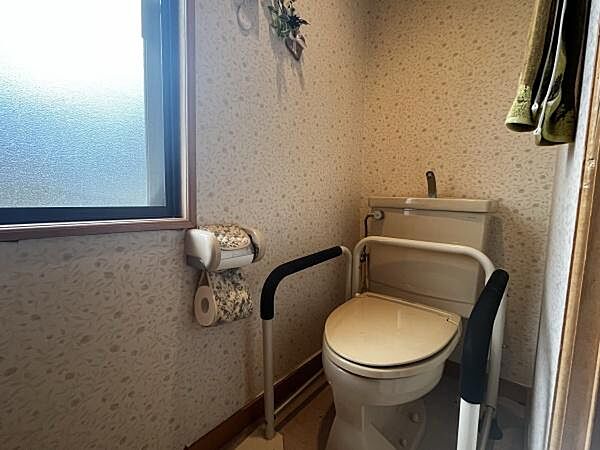 ■トイレ■1階・2階にトイレを設置。家族みんなが使いやすく、忙しい朝や夜間もスムーズに利用できる快適な間取りです。