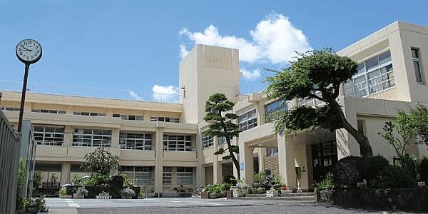 湯河原町立湯河原中学校まで3369m