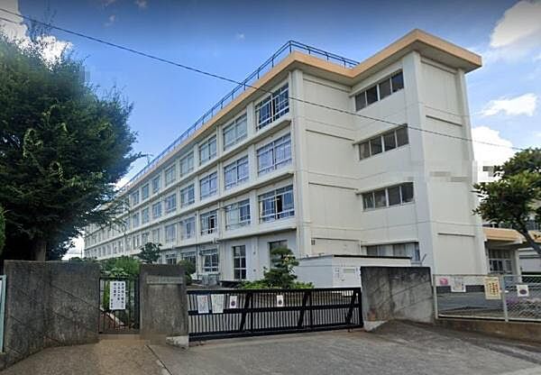 平塚市立中原中学校まで1662m