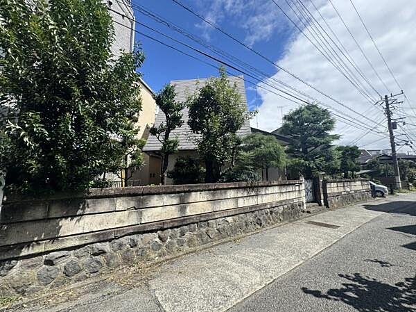 東海道本線「鴨宮」駅まで徒歩3分の快適な駅近立地です。