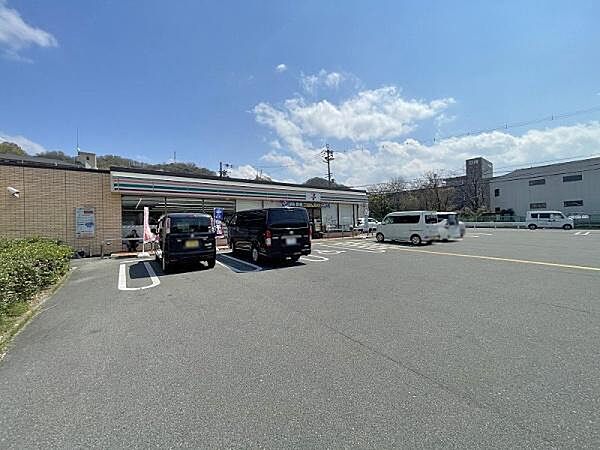 セブンイレブン柏原大県4丁目店まで846m
