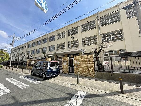 大阪市立長吉東小学校まで851m