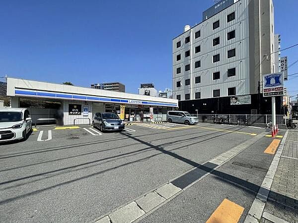 ローソン八尾本町店まで569m
