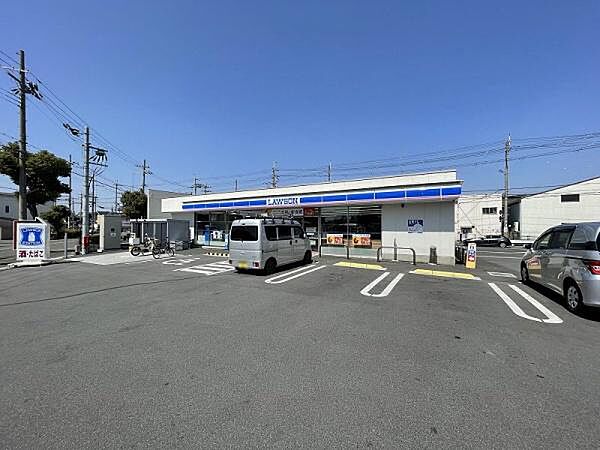 ローソン八尾太田七丁目店まで800m