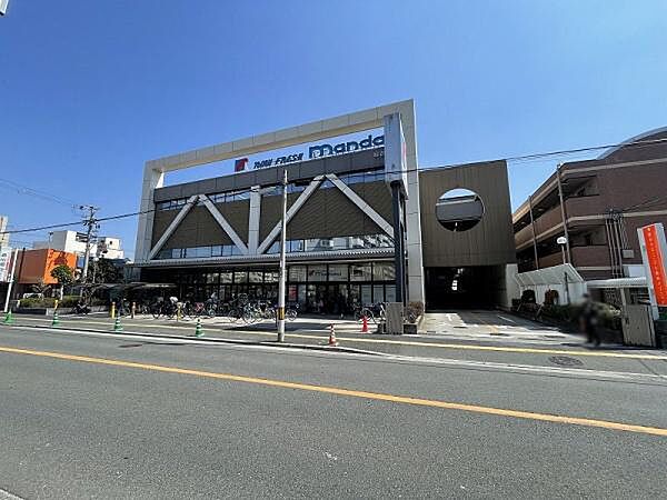 万代志紀店まで831m