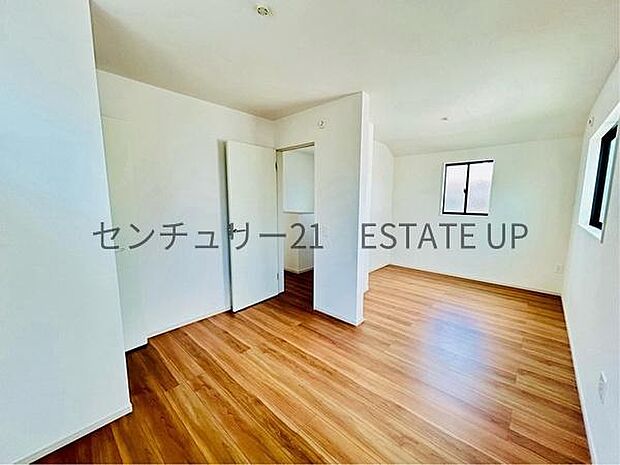 【洋室】家族構成やライフスタイルに合わせて、多目的にお使いいただけます。