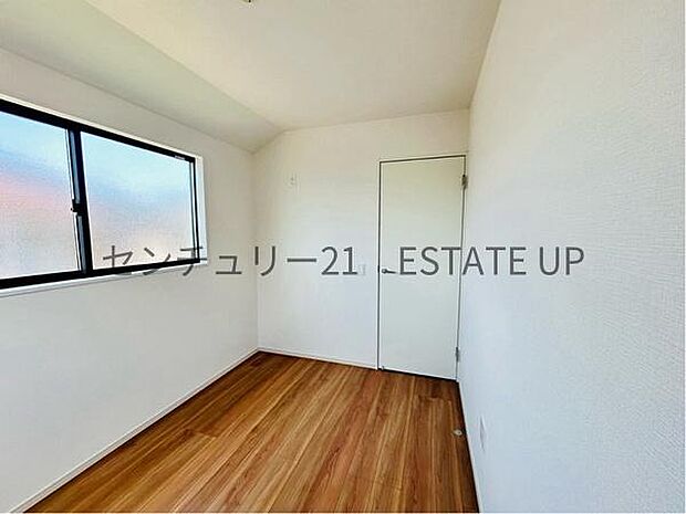 【洋室】家族構成やライフスタイルに合わせて、多目的にお使いいただけます。