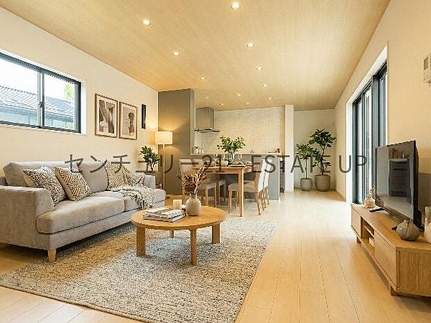 【リビング】心地いい光が差し込みます。過ごしやすいリビングで家族が快適な日々が送れます。※ホームステージングしているイメージ図です。