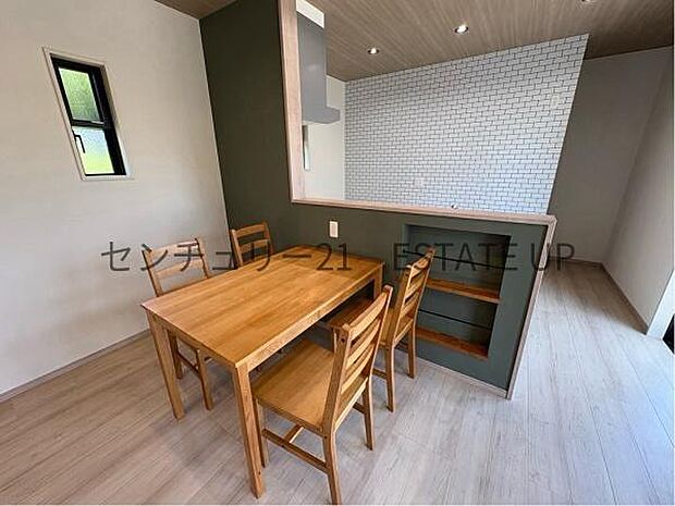 【リビング】お好きなインテリアなどを飾って、ご家族で安らげる癒しの空間をお作りいただけます。