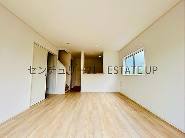 【リビング】お好きなインテリアなどを飾って、ご家族で安らげる癒しの空間をお作りいただけます。