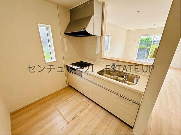 【キッチン】解放感に優れているオープンキッチン