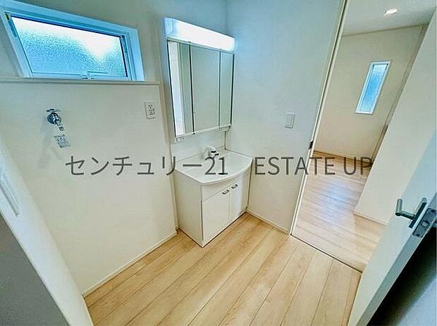 【洗面台・洗面所】スペースの広い洗面所が特徴