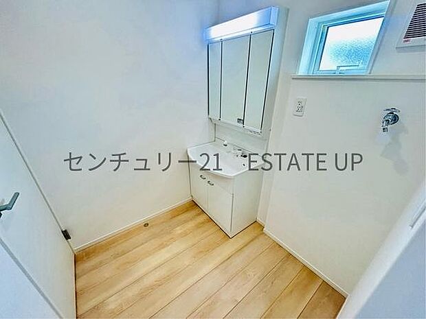 【洗面台・洗面所】スペースの広い洗面所が特徴