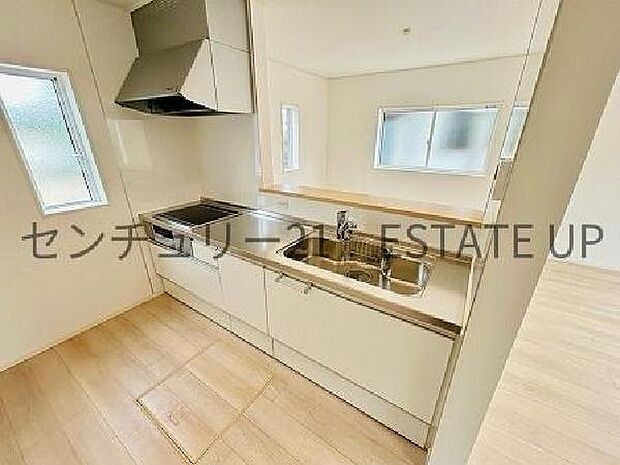 【キッチン】解放感に優れているオープンキッチン