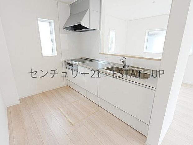 【キッチン】解放感に優れているオープンキッチン