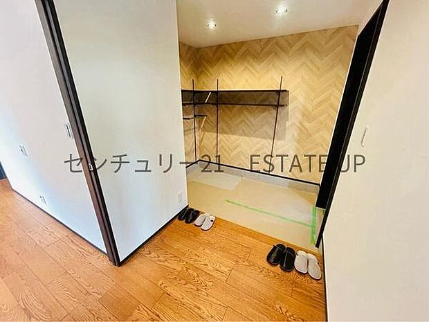 【玄関】広々とした玄関です。