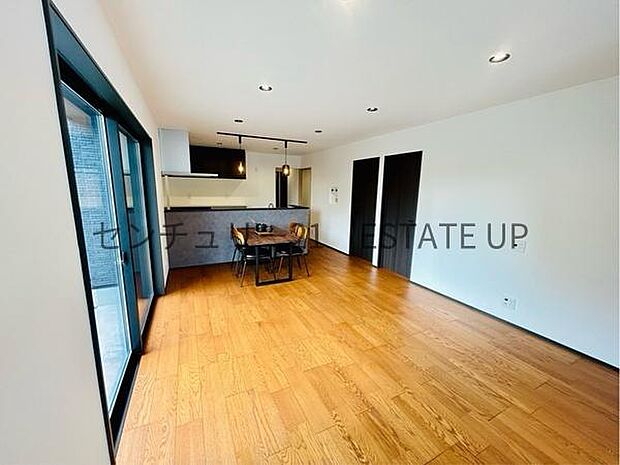 【リビング】お好きなインテリアなどを飾って、ご家族で安らげる癒しの空間をお作りいただけます。